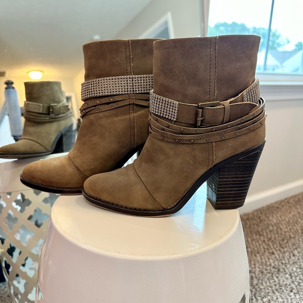Unionbay Taupe Booties w/ rhinestone detail Size 7